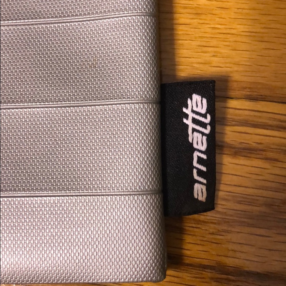 Arnette Silver Sleeve - Picture 3 of 3